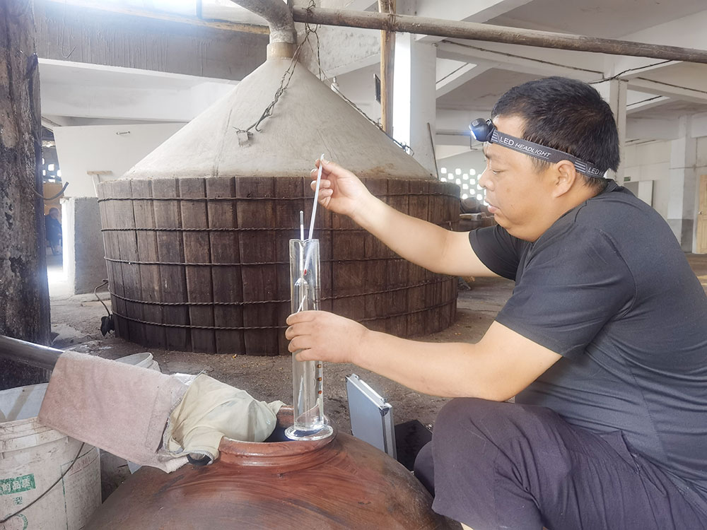 工藝流程十九：取度、分檔、入酒庫